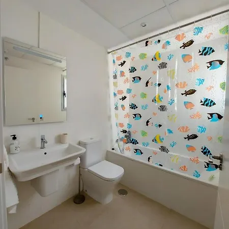 Playa Y Club Nautico A 150m *