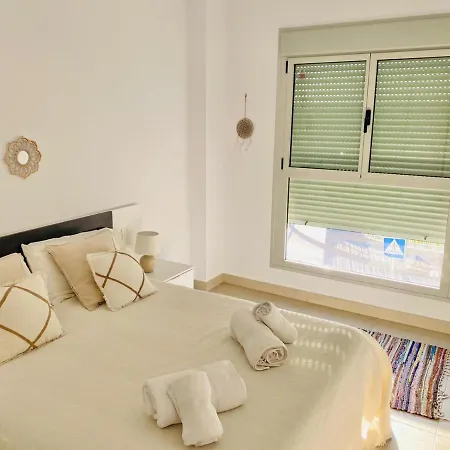 Playa Y Club Nautico A 150m